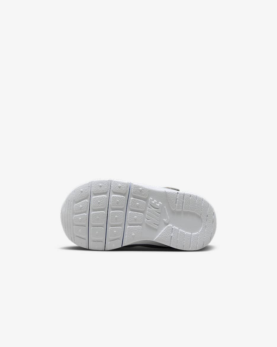 Nike tanjun womens green discount